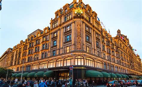 harrods store knightsbridge.